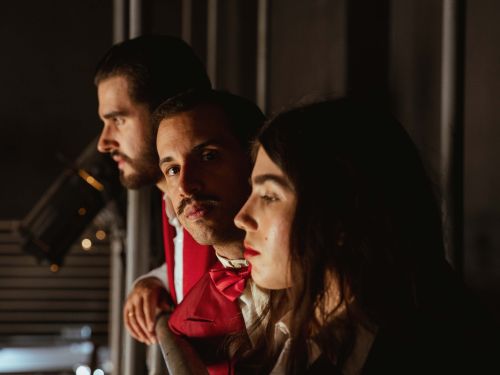 Espetáculo: "O Mundo Está em Chamas, o Teatro Também Tem de Estar"