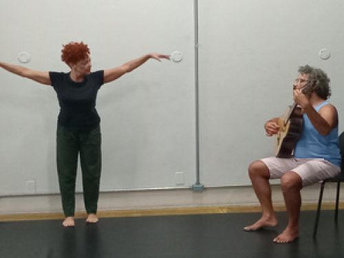 Ensaio aberto: “Uma dança, uma canção”
