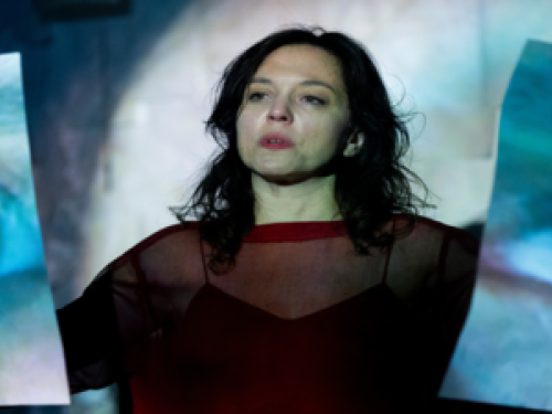 Espetáculo teatral: “Dora”, com Sara Antunes