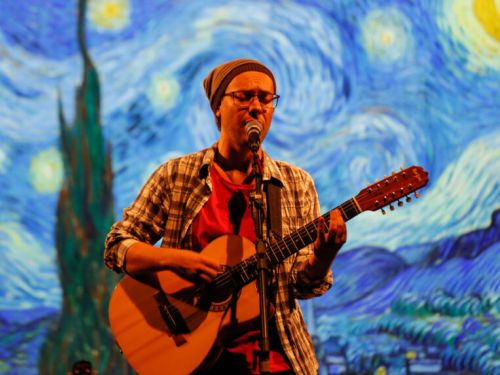 Show cênico-poético-musical: Drummundanas, com Gleidston Alis e a Máquina do Mundo