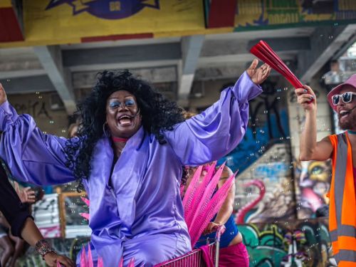 Espetáculo: “Fazer Festa com o Perigo”