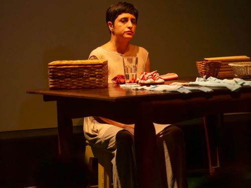 Agosto Lilás: Apresentação da palestra-performance "Quadra 16"