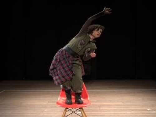 Espetáculo: “Colapso: Uma tragicomédia materna”