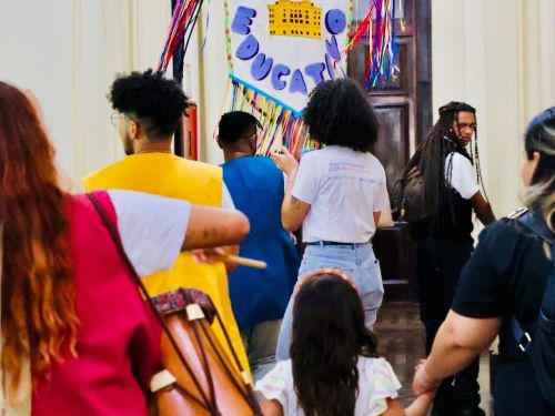 Cortejo: “Comemora Comigo e Bora Brincar?”