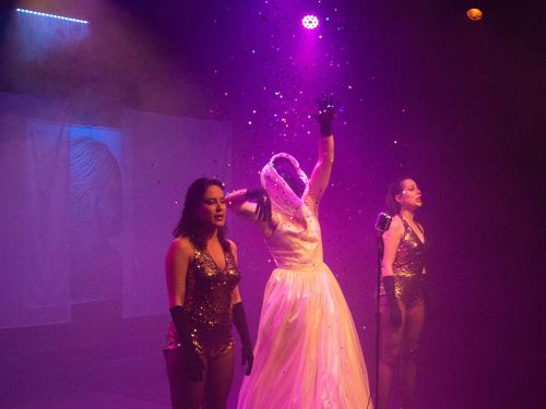 Espetáculo: “Balada para Sofrer con Gusto”