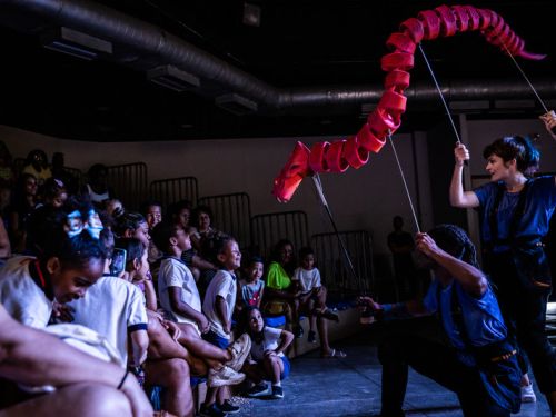  Espetáculo infantojuvenil: “Fábrica de Nuvem”