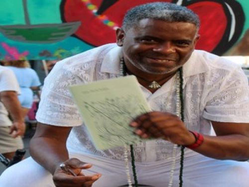 Lançamento: Livro “Da Macega à Makaia por Pai Ricardo de Moura