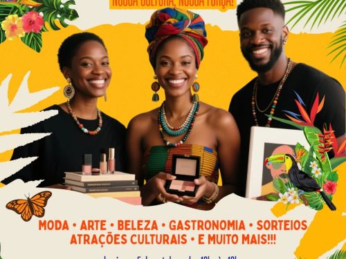 Flyer de divulgação com fundo bege, plantas, flores e aves tropicais. Imagem de três pessoas negras trajando roupas e acessórios afro. Texto na cor laranja: Feira Ébano de Primavera - Nossa cultura, nossa força! Moda, arte, beleza, gastronomia, sorteios, atrativos culturais e muito mais. Entrada Gratuita. Texto em azul: Domingo - 5 de outubro, das 12 às 18 horas no Mercado da Lagoinha.