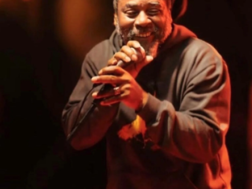 Foto cantor Paulo Dionisío 