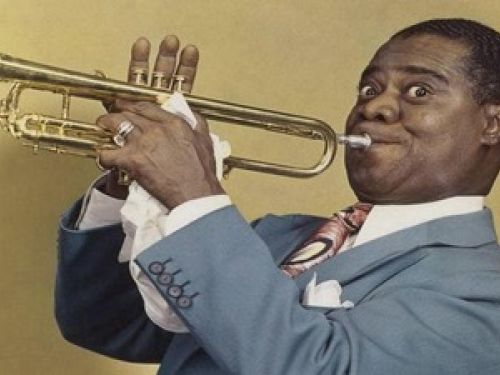 foto do trombetista Louis Armstrong 