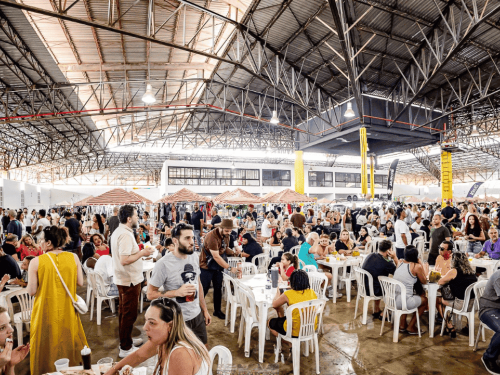 Super Feira de Natal no Mercado de Origem do Santa Tereza