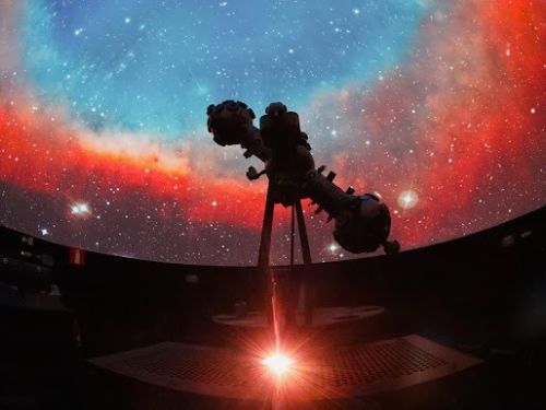 No dia 25/01 (domingo), às 11h e às 16h, serão ofertadas sessões de Planetário gratuitas e sensorialmente adaptadas para pessoas com Transtorno do Espectro Autista (TEA) 