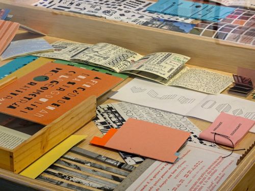 Exposição: “Beagá Decô e Gráfica: do papel à cidade ao papel”