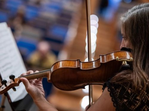 Foto de violinista tocando