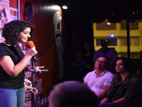 Imagem de Giobana em cima do palco 