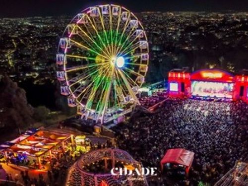 Imagem de uma roda gigante no mirante beága