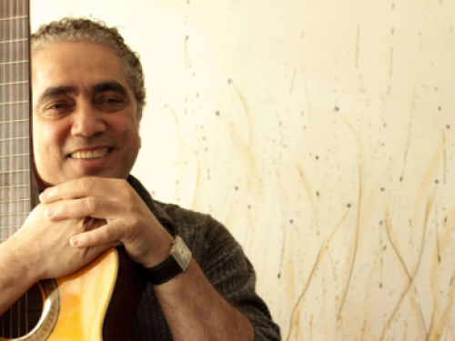 Fotografia do artista Paulinho Pedra Azul