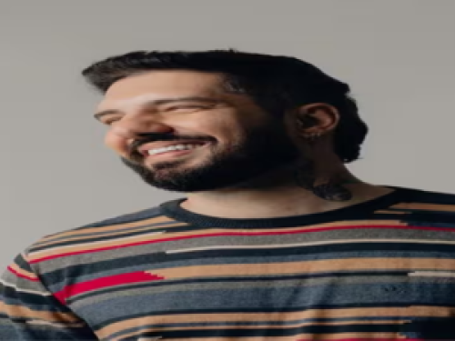 Imagem de devid coelho sorrindo 