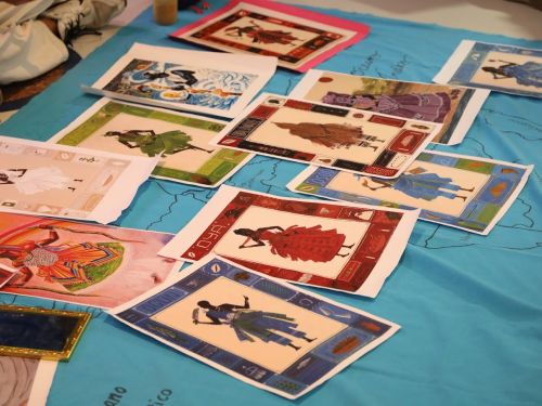 Material ilustrativo da oficina representando elementos sagrados da cultura africana. 