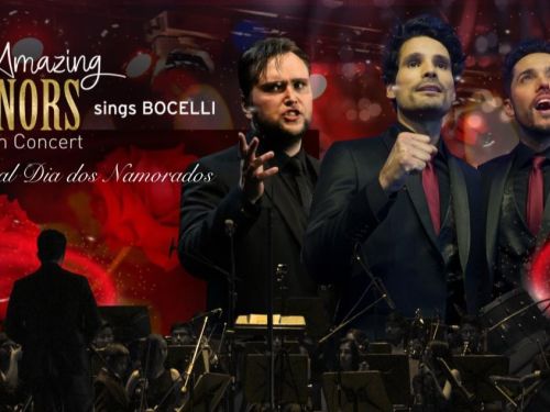 Três artistas em destaque cantando. Eles vestem terno preto e ao fundo há uma orquestra com maestro. Informações sobre o evento na parte superior da foto.