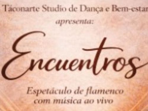 Cartaz do espetáculo. O fundo tem textura em tons quentes e o título aparece em destaque em fonte cursiva. Acima, lê-se “Tácomarte Studio de Dança e Bem-estar apresenta”, e abaixo a descrição “Espetáculo de flamenco com música ao vivo”.