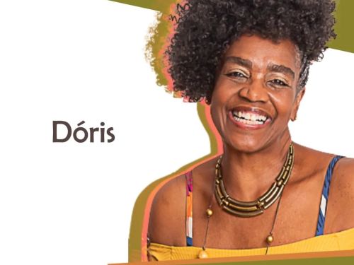 Foto de uma das cantoras do coletivo Docilaré: Dóris