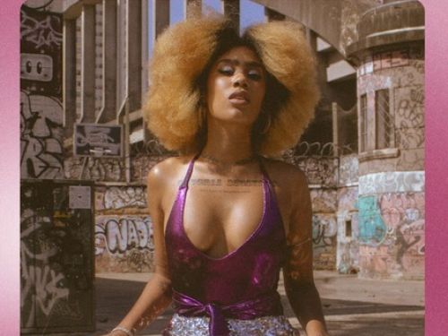 Cartaz oficial de divulgação do evento com imagem da artista cantora Augusta Barna