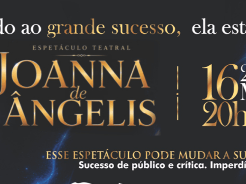 Banner horizontal com fundo escuro e efeitos de luz azul e dourada. À esquerda, uma mulher vestida de freira sorri e segura um livro aberto. No centro, o título em letras douradas: "JOANNA DE ÂNGELIS - ESPETÁCULO TEATRAL". À direita, as informações do evento: "16 de Maio de 2026 às 20h, Sábado". O texto superior diz: "Devido ao grande sucesso, ela está de volta!", e o inferior destaca: "Esse espetáculo pode mudar a sua vida". No canto inferior esquerdo, há um detalhe triangular rosa.