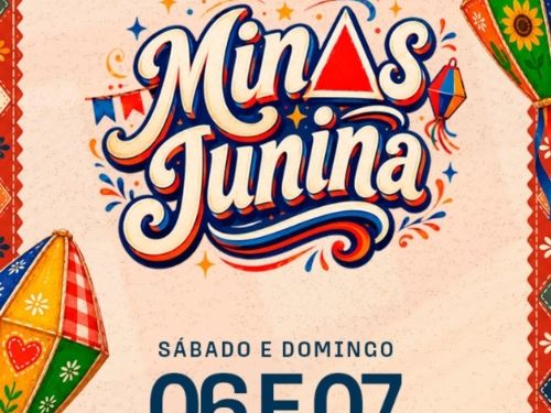 Este cartaz vertical anuncia o evento "Minas Junina" utilizando uma identidade visual limpa e festiva sobre um fundo bege texturizado. No topo, há um varal decorativo com bandeirinhas juninas feitas de diferentes estampas de tecido, como xadrez, floral e poá. O centro é dominado pelo título do evento em letras cursivas e volumosas nas cores azul, vermelho e amarelo, cercado por pequenos arabescos e estrelas brilhantes. Logo abaixo, as informações práticas ganham grande destaque em tipografia reta: as datas 