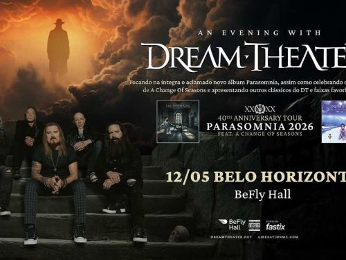 A imagem apresenta os cinco integrantes da banda sentados em uma escadaria de pedra sob um céu dramático em tons de laranja. O texto anuncia a "Turnê de 40 Anos" no dia 12 de maio, no BeFly Hall. O repertório foca no novo álbum Parasomnia e nos 30 anos do clássico A Change of Seasons. No rodapé, constam os logotipos da produtora Liberation e da tiqueteira Fastix.