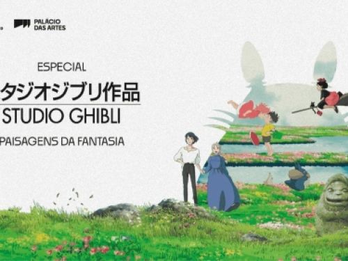 O cartaz divulga a mostra de cinema "Especial Studio Ghibli: Paisagens da Fantasia", realizada pelo Cine Humberto Mauro no Palácio das Artes. Com um fundo claro e um gramado verde florido em primeiro plano, a identidade visual do cartaz é composta por uma colagem de personagens marcantes das animações do estúdio japonês. Entre eles, destacam-se a silhueta gigante de Totoro ao fundo servindo de moldura para cenas de filmes como "Ponyo" e "A Viagem de Chihiro", além de figuras icônicas como Kiki voando em sua
