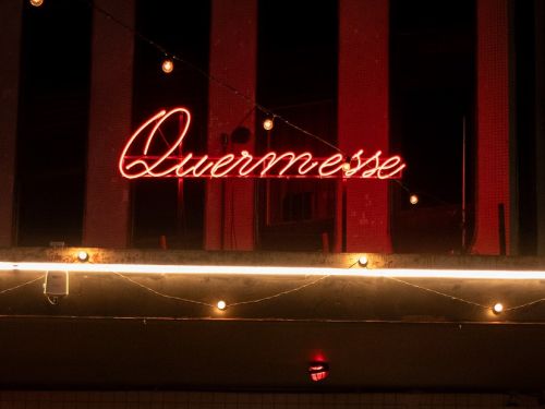 Foto da fachada do Quermesse da Praça Tiradentes