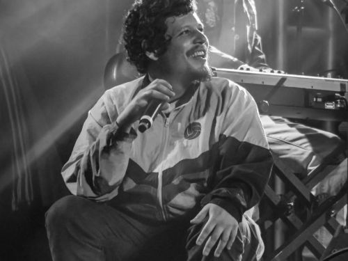 Show: Chico Chico "Let It Burn / Deixa Arder"