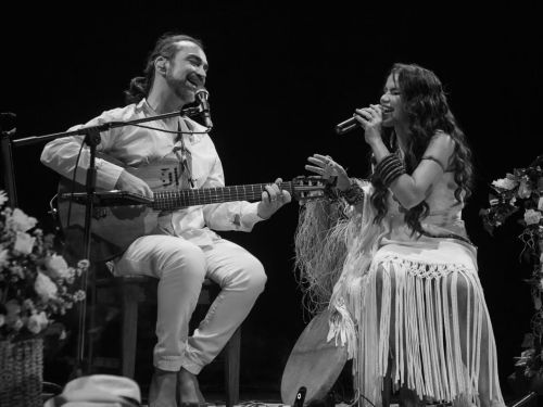 Foto do grupo Duo Rosa Amarela no Palco