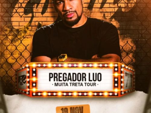fotos do show cantor performando 