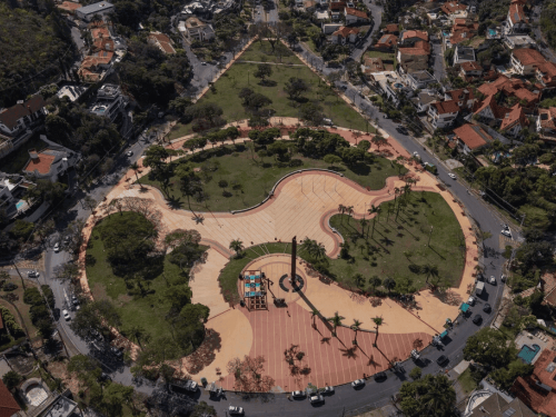 Foto tirada de cima da praça do papa 