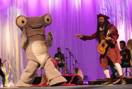 Musical infantil Online - O Tubarão Martelo e os habitantes do fundo do mar