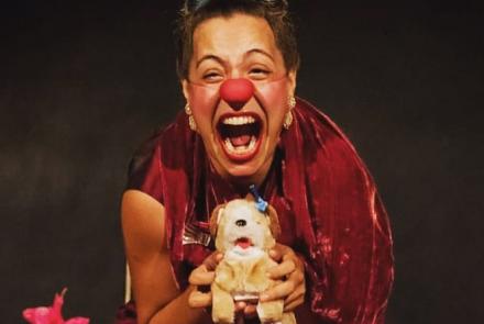 Espetáculo solo: “Valente”, atriz e palhaça Lori Moreira