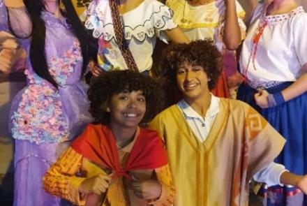  Espetáculo: "Encanto Família Madrigal"