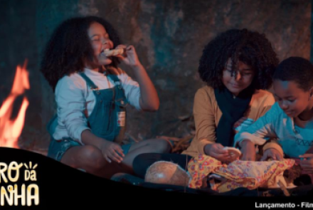 Filme: "Dentro da Caixinha - Mundo de Papel"