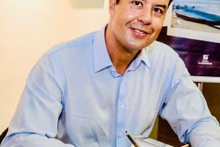 Lançamento do livro: O rosto sem face, do escritor Fernando Armando Ribeiro