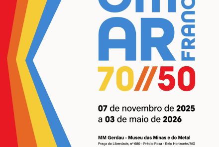 Cartaz divulgação com fundo branco e faixas coloridas verticais em tons de vermelho, laranja, amarelo e azul. No centro, está o texto principal em letras grandes e coloridas: “Exposição OMAR FRANCO 70 // 50” Abaixo, está escrito: “07 de novembro de 2025 a 03 de maio de 2026” E no final: “MM Gerdau – Museu das Minas e do Metal Praça da Liberdade, nº 680 – Prédio Rosa – Belo Horizonte/MG.”