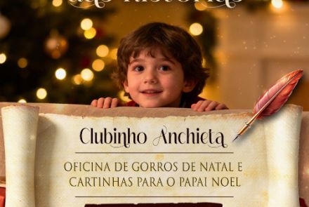 uma criança anunciando o evento de natal 
