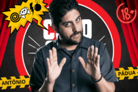 Imgem de um homem estendendo as mãos 