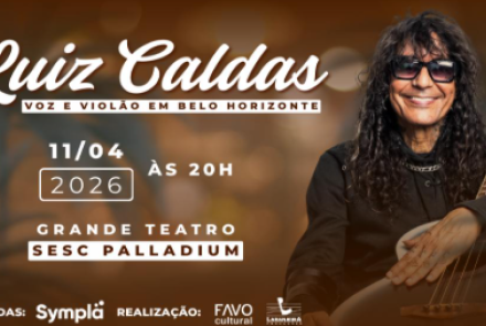 Pôster do show de Luiz Caldas, no formato "Voz e Violão". À direita, o cantor aparece sorrindo, com cabelos longos e óculos escuros, segurando um violão.