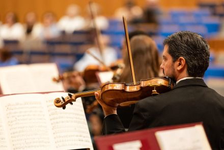 Foto de violinista tocando