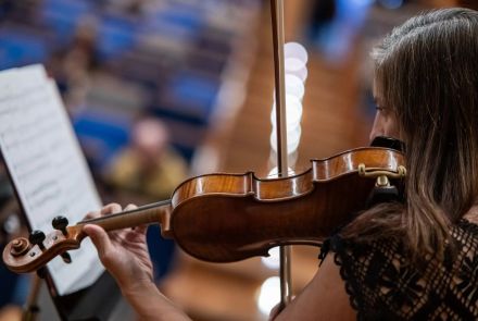 Foto de violinista tocando