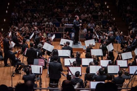 Foto da orquestra tirada de cima