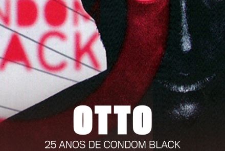 Cartaz promocional do show do cantor Otto em Belo Horizonte, celebrando os "25 Anos de Condom Black", com a participação da DJ Naroca. O fundo traz um close do rosto do artista pintado de preto, dividido por uma faixa translúcida vermelha que destaca um de seus olhos. Na parte superior, há o logotipo da casa de shows Autêntica e, na inferior, os detalhes do evento marcado para sábado, 11/07, às 21h, além da assinatura da tiqueteira Shotgun.