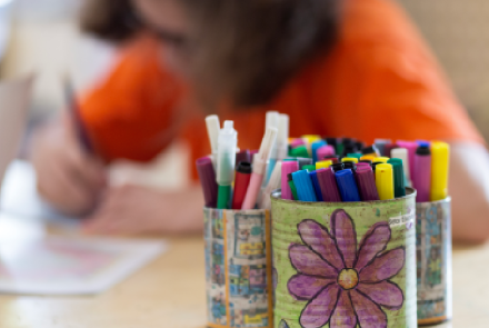 MUSEU CRIATIVO . OFICINA: PINTANDO CORES DE UM JARDIM